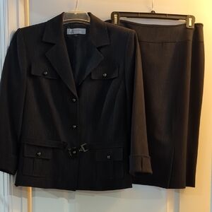 Tahari Pinstriped Suit Size 10 Jacket And Shirt